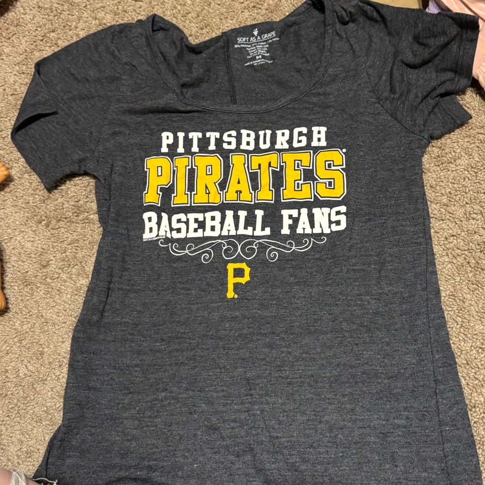 Pittsburgh pirates t shirt size m